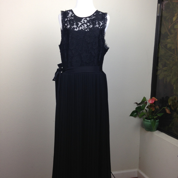 White House Black Market Dresses & Skirts - ❤️HP❤️White House Black Market Sleeveless Dress 16